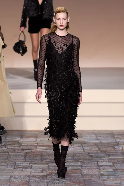 Look 8